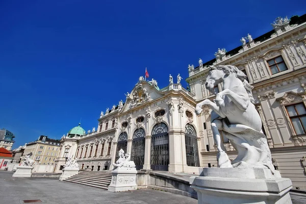 Skulptur Der Fassade Des Oberen Belvedere Wien Österreich Osterreich — Stockfoto