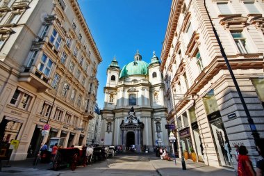 Viyana (Wien), Avusturya (Osterreich) - 24 Haziran 2017 - St. Peter Katolik Kilisesi (Katholische Kirche St. Peter veya Peterskirche), Peterplatz'da bir Barok Roma Katolik kilisesi