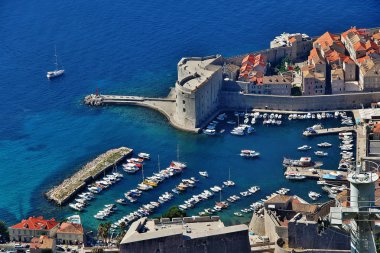 Fort St Ivana (Tvrdava Svetog Ivana) veya Fort St John, genellikle Mulo kulesi olarak adlandırılan, Dubrovnik eski liman ve şehir habour bulunan, Hırvatistan