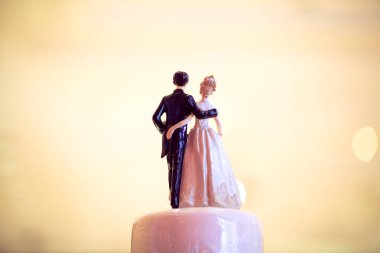 Gelin ve damat düğün bebek düğün pastası dekore edilmiş