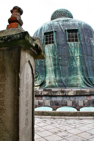 鎌倉大仏の窓を開いた裏側 神奈川県鎌倉市 神奈川県 関東地方の高徳院のあみだ仏の銅像 — ストック写真