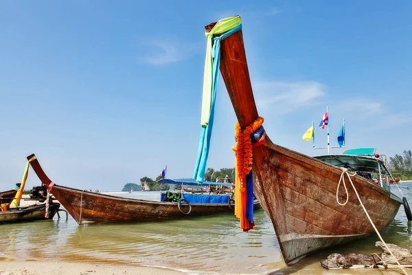Tradiční Thajský Longtail Loď Pláži Krabi Thajsko — Stock fotografie