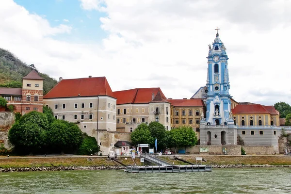 Igreja Steeple Durnstein Uma Pequena Cidade Rio Danúbio Distrito Krems — Fotografia de Stock