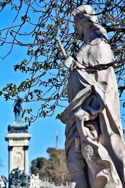 Estatua Paseo Argentina Con Monumento Rey Alfonso Xii Parque Del — Foto de Stock