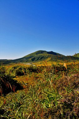 Mount Aso (Aso-san), Japonya'nın en büyük aktif yanardağı Aso Kuju Milli Parkı, Aso (Aso-shi), Kyushu Bölgesi, Kumamoto Prefecture, Japonya'da bulunmaktadır