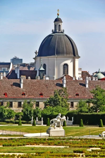 Giardini Belvedere Con Chiesa Salesianer Salesianerinnenkirche Vienna Vienna Austria Osterreich — Foto Stock