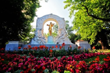 Waltz King Johann Strauss Ii Anıtı (Johann Strauss Jr.), Avusturyalı hafif müzik bestecisi, özellikle dans müziği ve operetler, Stadtpark (City Park), Viyana (Wien), Avusturya (Osterreich)