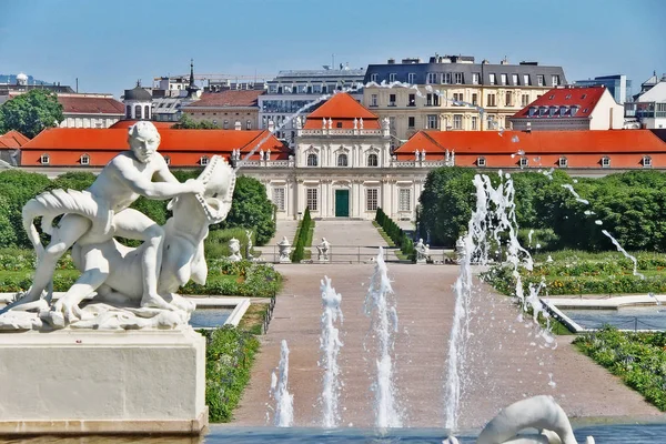 Brunnenskulpturen Belvedere Garten Mit Unterbelvedere Wien Wien Österreich Osterreich — Stockfoto