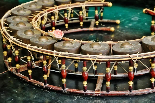 Circular Gongs Percussion Instrument Consisting Small Gongs Different Pitches Strung — Stock Photo, Image