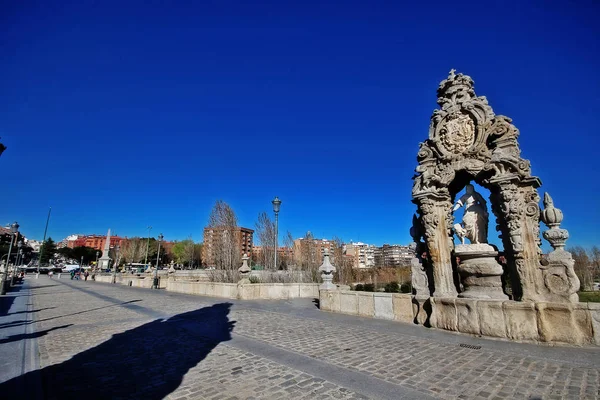 Maria Torribia Nın Toledo Köprüsü Ndeki Puente Toledo Heykeli Manzanares — Stok fotoğraf