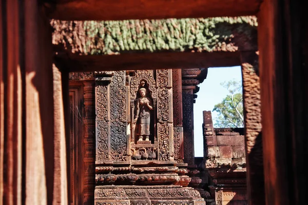 Bassorilievo Devata Dvarapala Sulla Facciata Sul Muro Banteay Srei Cittadella — Foto Stock