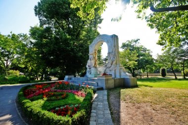 Waltz King Johann Strauss Ii Anıtı (Johann Strauss Jr.), Avusturyalı hafif müzik bestecisi, özellikle dans müziği ve operetler, Stadtpark (City Park), Viyana (Wien), Avusturya (Osterreich)