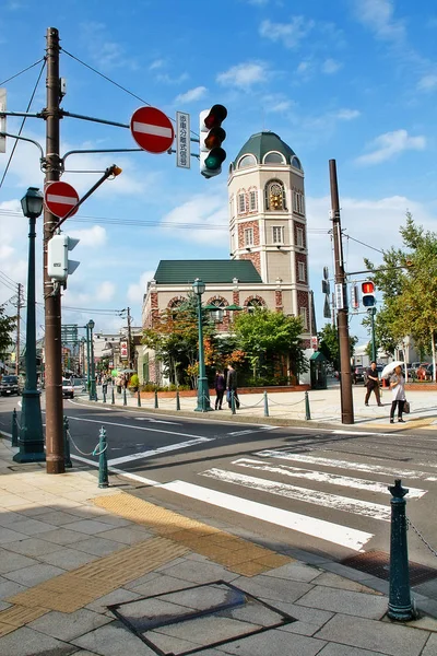 北海道小樽市 2009年9月5日 フランス語の単語 Tour Amitie小樽 の最初の文字に基づく名前である栄町通りにあるデザートショップLetao 小樽の魅力的な塔を意味します — ストック写真
