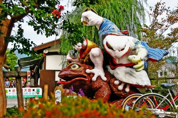 長野県中部市松本市 2009年9月10日 松本市のナウエート通りで開催された松本カエル祭 松本かえる祭り のカエルバトル彫刻のグラスファイバー — ストック写真