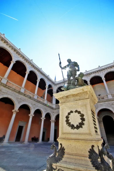 Staty Kejsar Carlos Emperador Carlos Furor Alcazars Uteplats Toledo Alcazar — Stockfoto