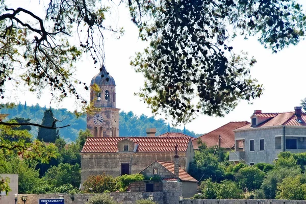 Klocktornet Renässansen Med Den Åttkantiga Kupolen Nicholas Church Cavtat Dubrovnik — Stockfoto