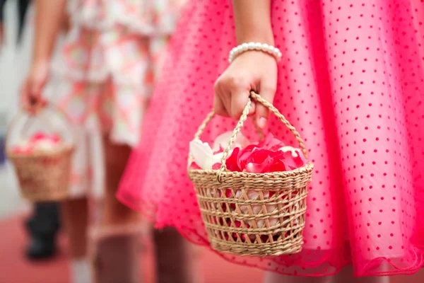 Girl Rose Petal Little Basket Sowing Wedding Ceremony — Stock fotografie