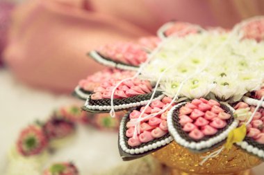 Gelin ve damat için nimet için kültürel kutsal iplik