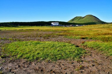 Mount Aso (Aso-san), Japonya'nın en büyük aktif yanardağı Aso Kuju Milli Parkı, Aso (Aso-shi), Kyushu Bölgesi, Kumamoto Prefecture, Japonya'da bulunmaktadır
