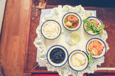 Tay kültürel nişan töreni Budist liyakat keşiş için yiyecek Seti