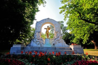 Waltz King Johann Strauss Ii Anıtı (Johann Strauss Jr.), Avusturyalı hafif müzik bestecisi, özellikle dans müziği ve operetler, Stadtpark (City Park), Viyana (Wien), Avusturya (Osterreich)