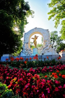 Waltz King Johann Strauss Ii Anıtı (Johann Strauss Jr.), Avusturyalı hafif müzik bestecisi, özellikle dans müziği ve operetler, Stadtpark (City Park), Viyana (Wien), Avusturya (Osterreich)