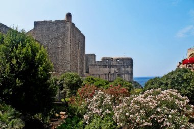 Bokar Kalesi (veya Zvjezdan), Dubrovnik Surları'nın güney-batı kesiminde yer alan kale, Dubrovnik, Hırvatistan