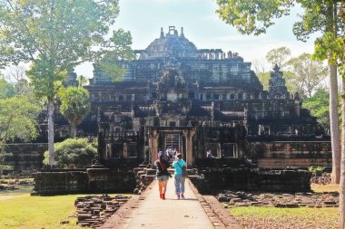 Baphuon, Angkor, Angkor, Siem Reap, Kamboçya 'nın kuzeybatısında Angkor Thom (Büyük Şehir)' daki üç katlı bir tapınak dağı.