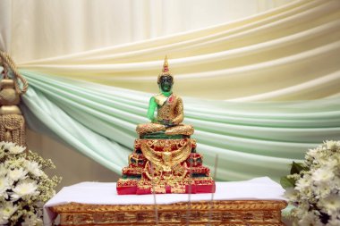 Chonburi, Tayland - 20 Kasım 2016 - Zümrüt Buda (Phra Kaeo Morakot veya Phra Phuttha Maha Mani Rattana Patimakon), Tayland Krallığı'nın yeşim veya jasper dan yapılmış ve altın giydirilmiş palladium