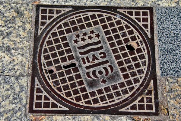 Madrid Spain March 2017 Manhole Cover Madrid Arms Symbol — стокове фото