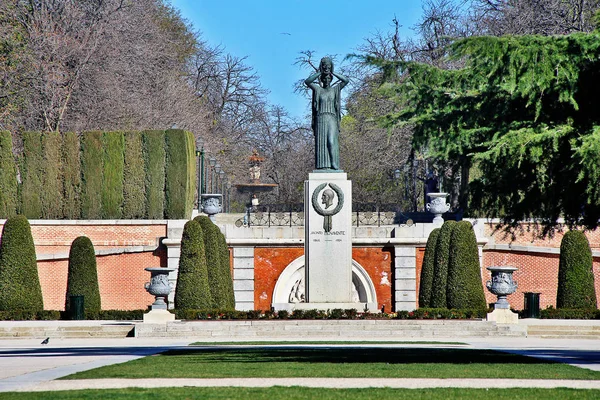 Madrid Espagne Mars 2017 Statue Jacinto Benavente Dramaturge Lauréat Prix — Photo