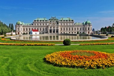 Üst Belvedere tarihi yapı kompleksinin bir Barok parkta iki Barok saray (Yukarı ve Aşağı Belvedere) oluşur, Viyana (Wien), Avusturya (Osterreich)