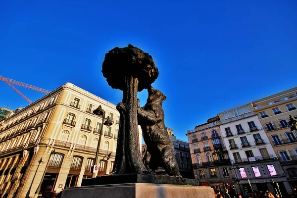 Madri Espanha Março 2017 Estátua Urso Morango Estatua Del Oso — Fotografia de Stock