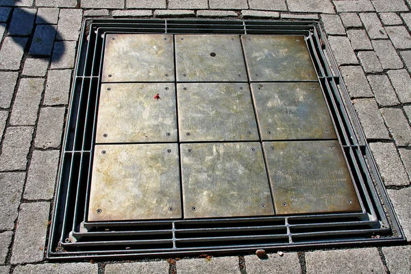 Bohemia Karlovy Vary Carlsbad Τσεχία Μαΐου 2011 Tone Square Metal — Φωτογραφία Αρχείου