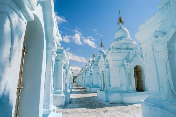 Pagoda de Kuthodaw —  Fotos de Stock