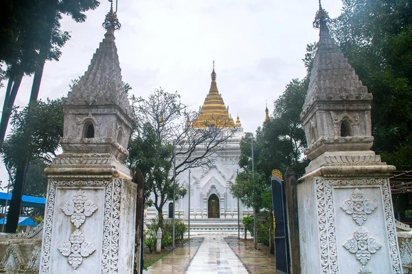 Pagoda de Sat Taw Yar — Foto de Stock