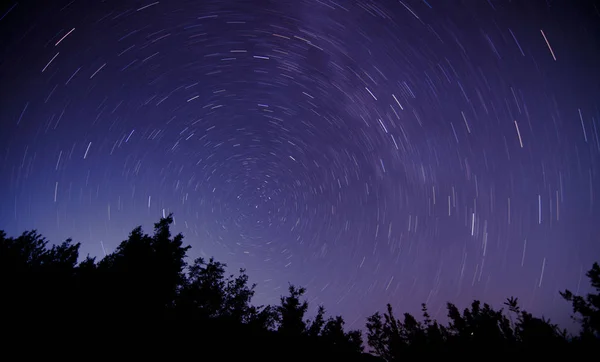 Kuzey yıldızı etrafında yıldız izi