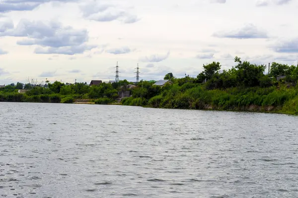 Orilla Gris Del Lago Clima Sombrío — Foto de Stock