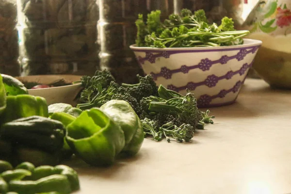 Vegatables frescos na cozinha — Fotografia de Stock