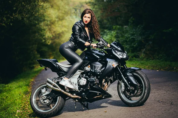 Biker Sexy Woman Sitting Motorcycle Outdoor Lifestyle Portrait — Stock Photo, Image