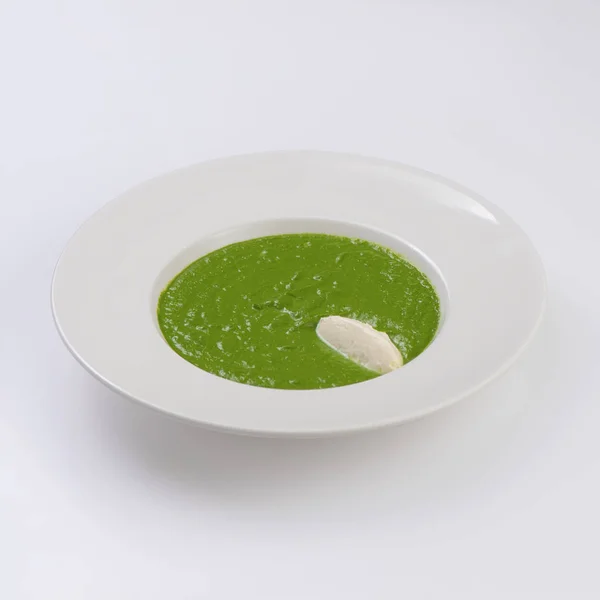 Zuppa di spinaci isolata su sfondo bianco . — Foto Stock
