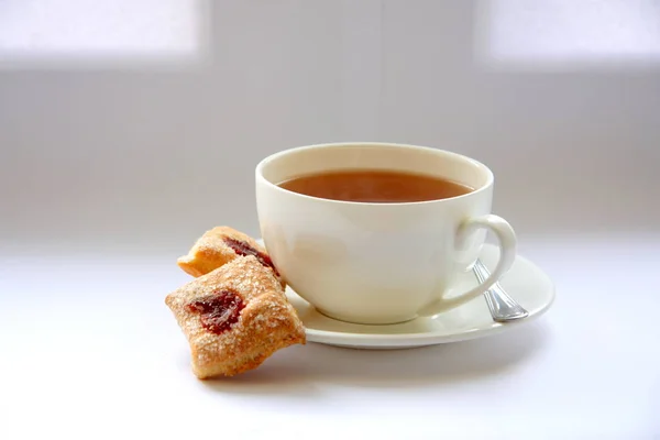 Разнообразие Форм Печенья Белая Чашка Чая Утро Сладкое Чайная Церемония — стоковое фото
