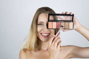 beyaz fırça izole kız güzel sarışın siyah tutma