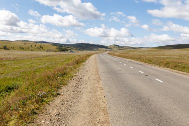 Asfalt yol Darkhan-Ulaanbaatar, Moğolistan, güzel manzara, Merkezi Eyaleti, Tov il