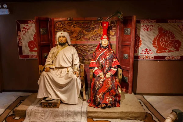 Tsonjin Boldog モンゴル 2018 チンギス カーンと彼の妻 Borte の蝋人形 — ストック写真