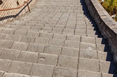 Çin Seddi, dik bir merdiven.