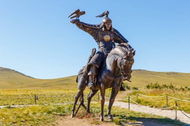 Tsonjin boldog, Moğolistan - 14 Eylül 2018: savaşçılar cengiz Khan'ın heykelleri Binicilik.