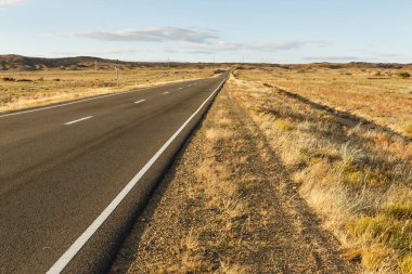 Asfalt yol Sainshand fünye-Uud Moğolistan Gobi Çölü