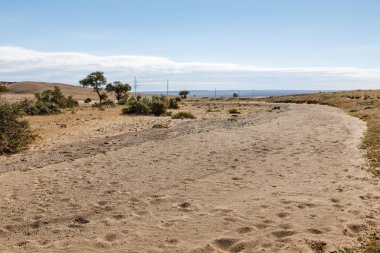 Gobi Çölü, kurumuş nehir, güzel manzara, Moğolistan yatakta kum.