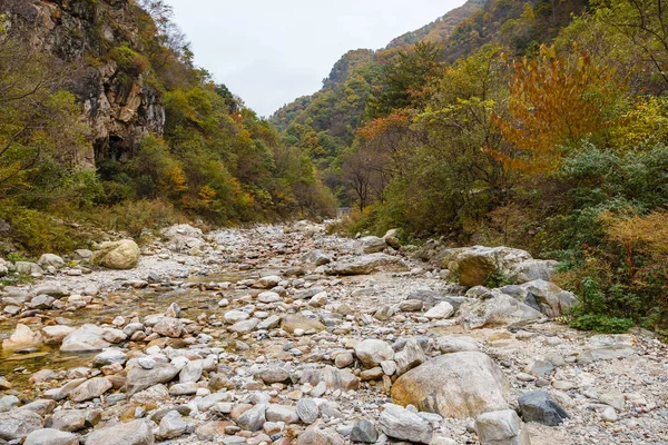 Stream Stones Mountains Autumn Landscape Shaanxi China — Stock Photo, Image